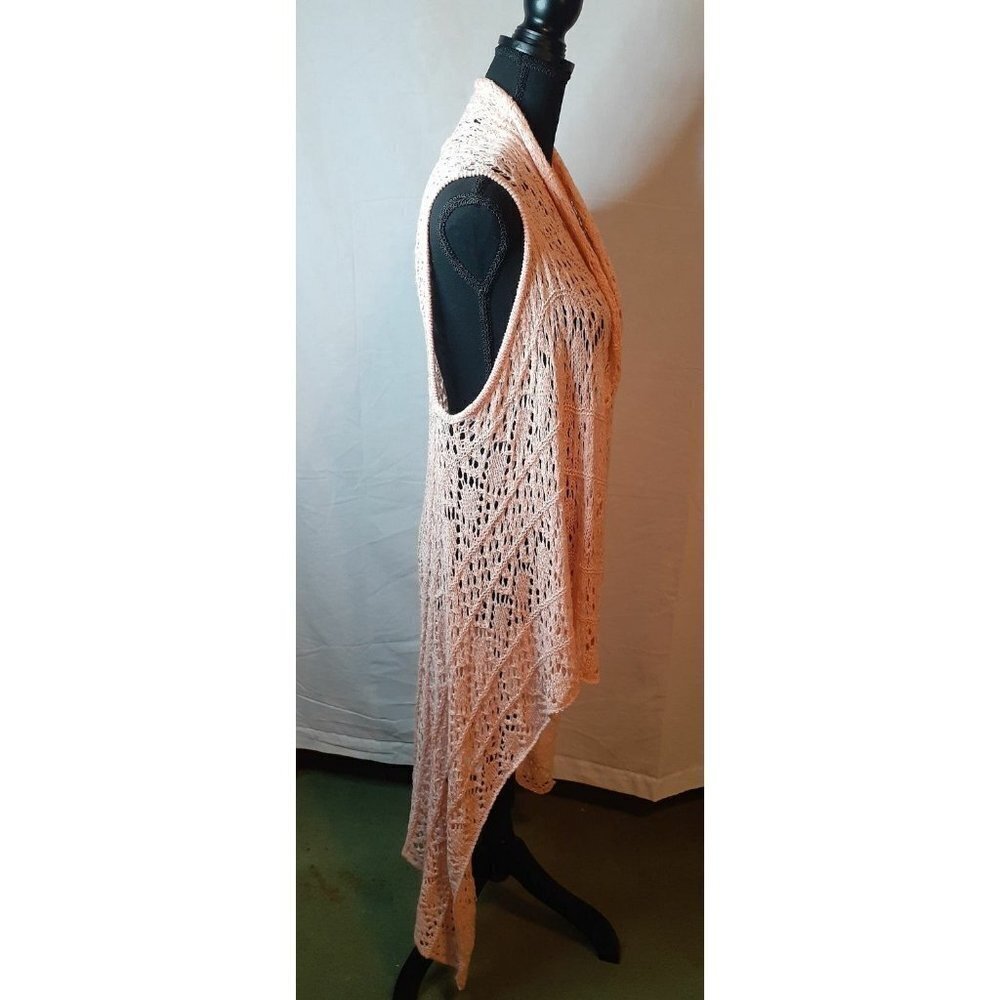 Cape - Picture 2 of 7